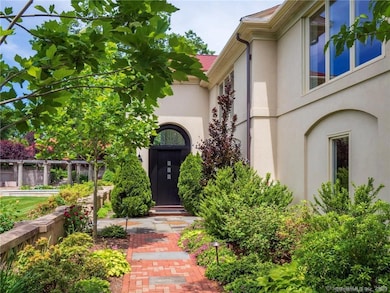 10 Bluewater Hill S, Westport, CT 06880 - photo 3