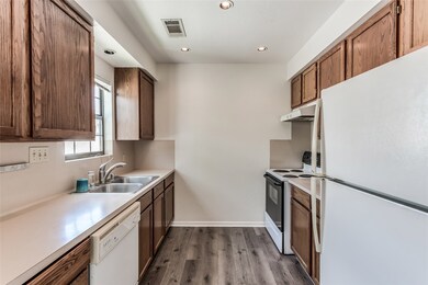 1646 Colquitt St, Houston, TX 77006 - photo 6