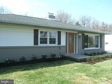 18723 Rolling Rd, Hagerstown, MD 21742 - photo 2