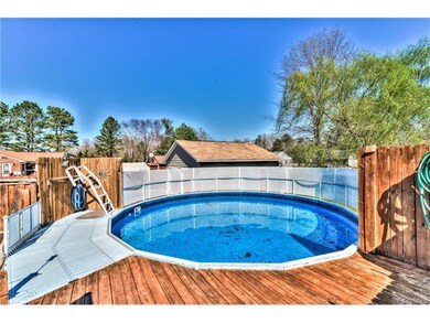 Are you ready for summer? Enjoy relaxing in the wo