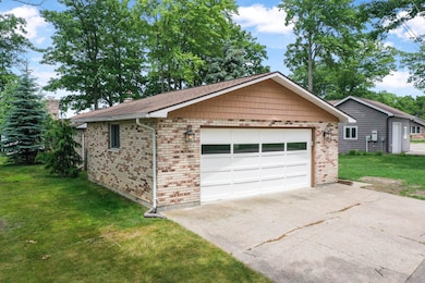 802 Houghton View Dr, Prudenville, MI 48651 - photo 4