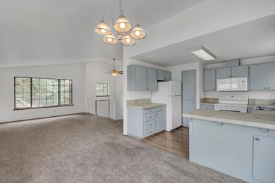 2926 NE Bluebell Ct-0013