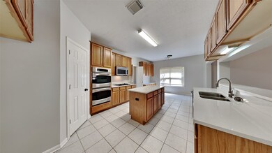 2406 Sarasota Dr, Friendswood, TX 77546 - photo 7