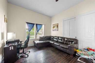 729 N Robinson St, Cleburne, TX 76031 - photo 3