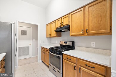 11006 Koman Cir unit 302, Manassas, VA 20109 - photo 6