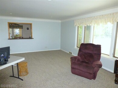 701 Amity St, Lowell, MI 49331 - photo 5