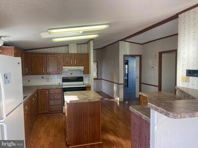 380 W Cedar St, Palmyra, PA 17078 - photo 5