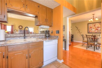 Take a look at the great tile back-splash!