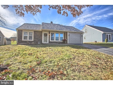 1017 Rill Rd, Reading, PA 19606 - photo 2