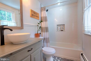 411 Queen St, Spring City, PA 19475 - photo 4