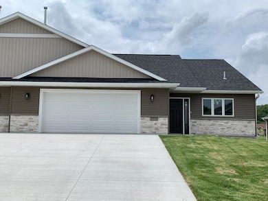 2834 Meadowview Ln NE, Owatonna, MN 55060 - photo 2