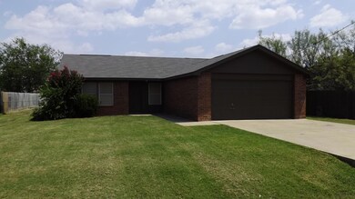 809 Shady Grove Dr, Granbury, TX 76049 - photo 2