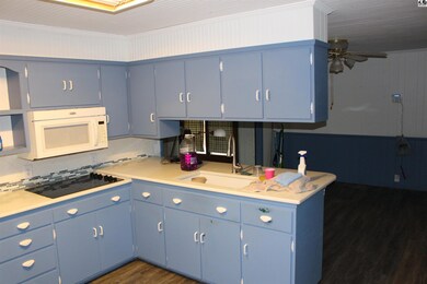 2120 Strassburg, Marion, KS 66861 - photo 6