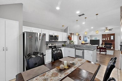 821 Parkwest Blvd, Saginaw, TX 76179 - photo 7