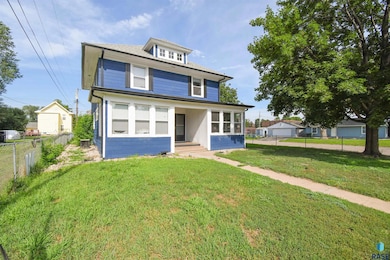 3801 S Hawthorne Ave, Sioux Falls, SD 57105 - photo 2