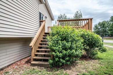 528 Tiffany Dr Hastings MN-large-006-029-Deck-1500x999-72dpi.jpg