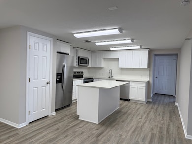 400 W Texas Ave unit 6, Baytown, TX 77520 - photo 5