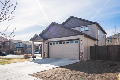 20567 SE Goldenrod Ln, Bend, OR 97702 - photo 5