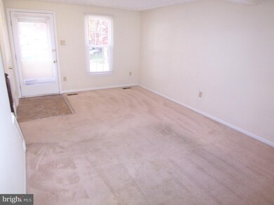 1329 E Spring Meadow Ct, Edgewood, MD 21040 - photo 4