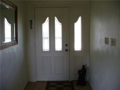 Entry/Foyer.