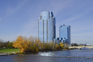 001-photo--7928689