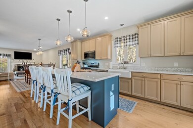 33 Brown Bear Ln unit 33, Milford, MA 01757 - photo 6