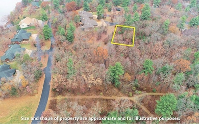 Bldg 18 3-4 Greenway Crossing Pv, Wisconsin Dells, WI 53965 - photo 4