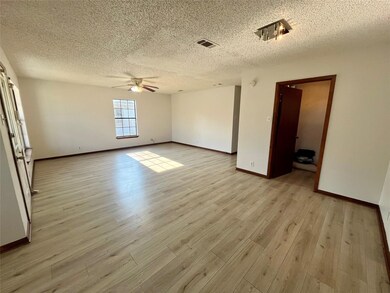 606 W Elm St, Denison, TX 75020 - photo 5