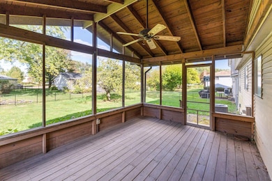 1294 Clydesdale Ct, Columbus, OH 43229 - photo 7