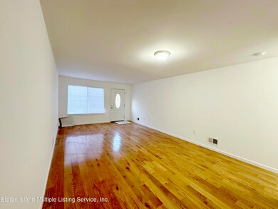 31 Scenic Ln, Staten Island, NY 10304 - photo 3