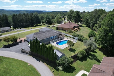 168 Charm Cir, Princeton, WV 24740 - photo 5