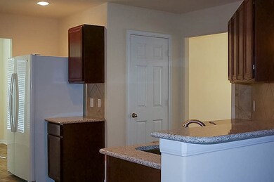 2822 N Red Birch Cir, Houston, TX 77038 - photo 7