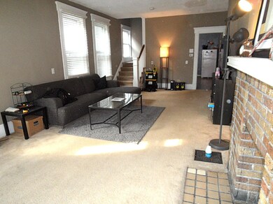 1744 Living Room3