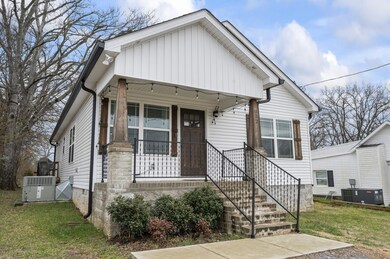 802 Sevier St, Shelbyville, TN 37160 - photo 2