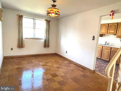 945 Regina Dr, Halethorpe, MD 21227 - photo 5