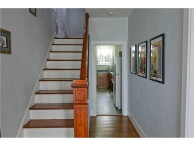 Entry/Foyer.