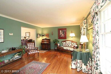 13100 Coralberry Dr, Fairfax, VA 22033 - photo 6