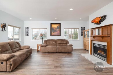 410_Peppertree_Lane-12