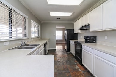 unlisted-address, Grand Prairie, TX 75052 - photo 5