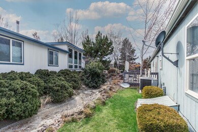 2646 SW Mariposa Loop, Redmond, OR 97756 - photo 3