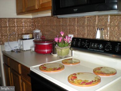 9601 Lake Pointe Ct unit 201, Upper Marlboro, MD 20774 - photo 4