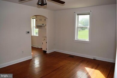 1049 Paper Mill Rd, Chambersburg, PA 17202 - photo 4