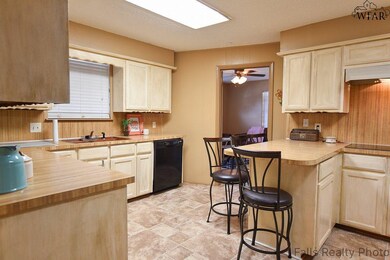 1307 Harvey Dr, Wichita Falls, TX 76302 - photo 7