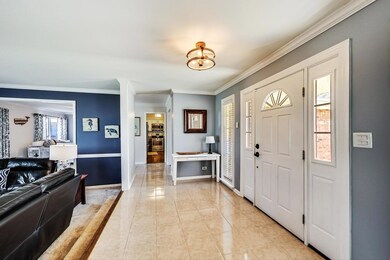 4100 Oaksbury Ln, Rolling Meadows, IL 60008 - photo 4