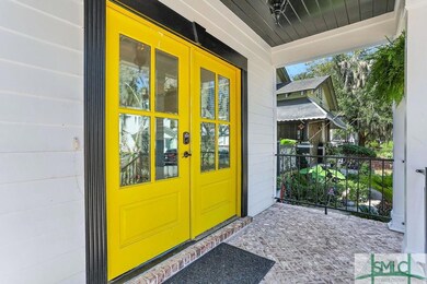 1011 E Waldburg St, Savannah, GA 31401 - photo 3