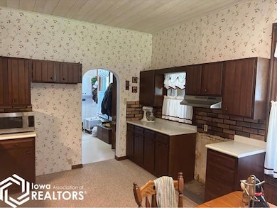 4617 Durow Rd, Center Point, IA 52213 - photo 7