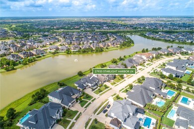 27935 Starlight Harbor Ln, Fulshear, TX 77441 - photo 2