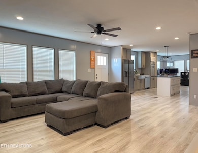 959 Barbee Rd, Jefferson City, TN 37760 - photo 4