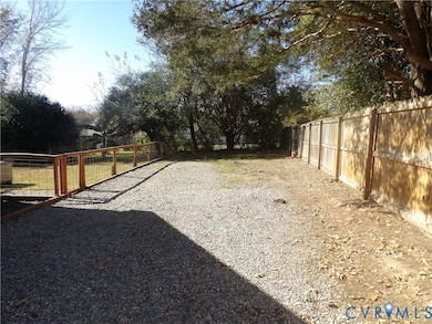 8906 Huntingcreek Place, North Chesterfield, VA 23237 - photo 6