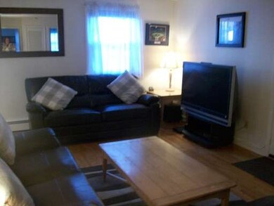 8 Austin Ct unit D, Saugus, MA 01906 - photo 4